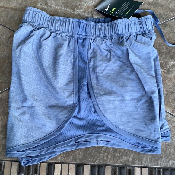 NIKE WMNS RUNNING SHORTS - Picture 14 of 16